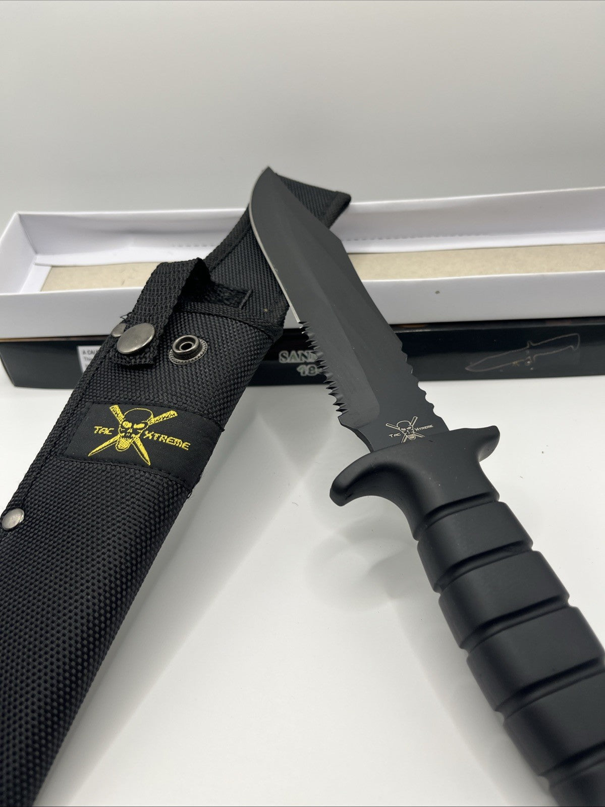 Sandstorm 18-460B 11.5”,w/Blood Groove And Saw Black Plastic Handle